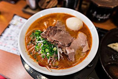 《最终幻想7：重生》Steam版在线人数已经突破4万人